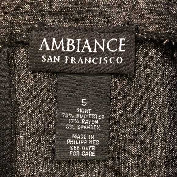 ‘SOLD’ BRAND NEW Dark Charcoal Grey Skirt NWOT - Picture 6 of 8